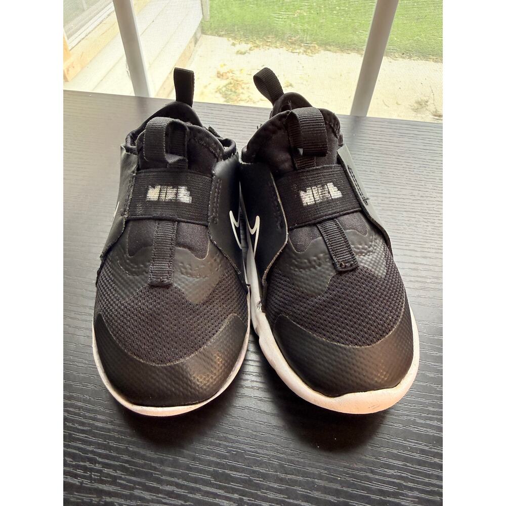 Nike Flex Runner Toddler Shoes Black White Easy Slip On Sneakers Size 9C - Picture 2 of 9